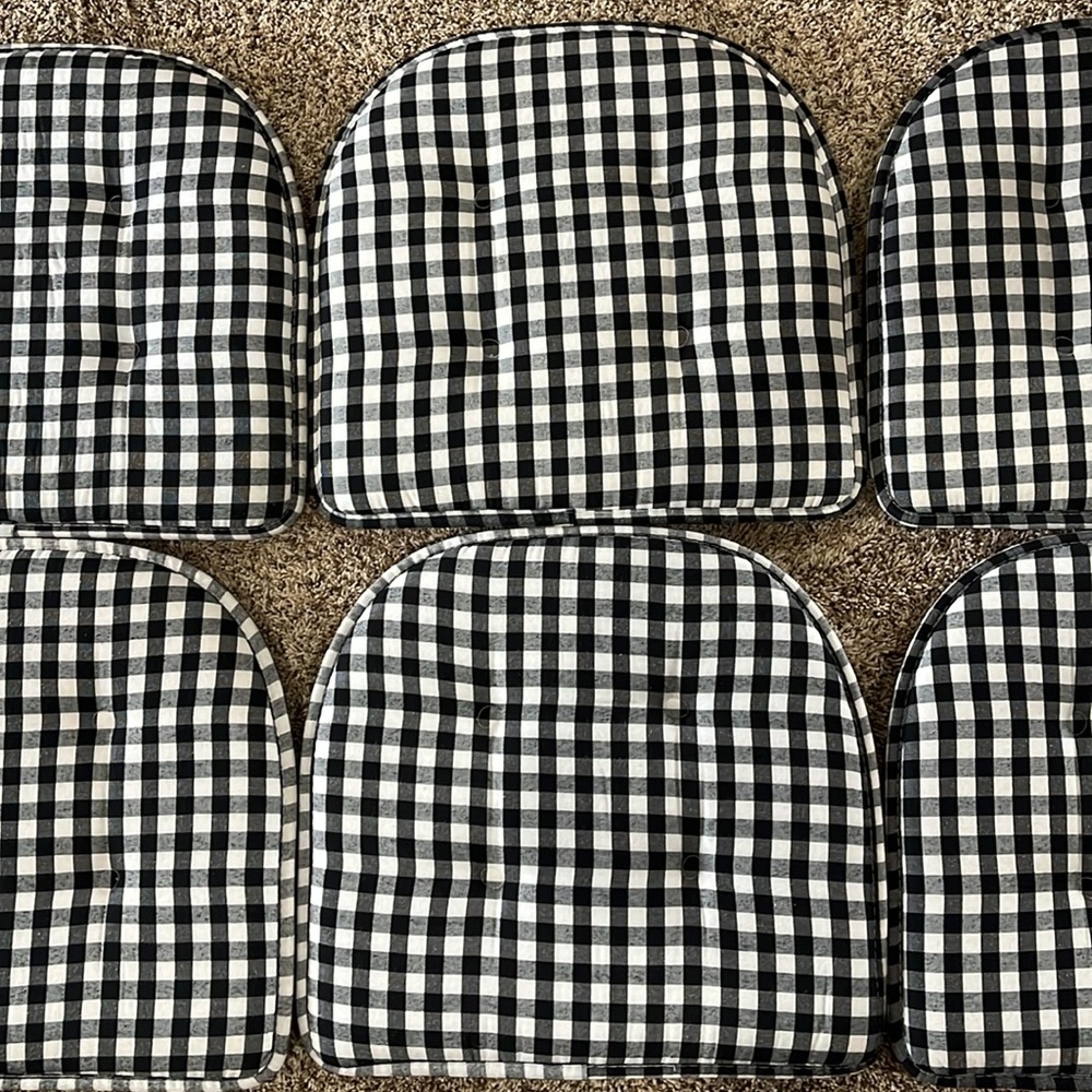Memory foam, non slip rubber back, black/white checkered chair cushions. 6 pack. - Picture 8 of 15